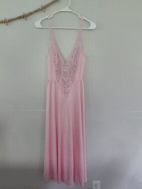 VTG Olga Nightgown 91140 Pink Lace Full Sweep Maxi Dress Flawless Rare Size M